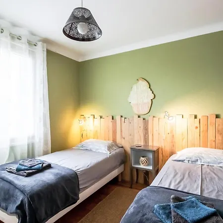 Maloan, Avec Piscine Holiday home *
