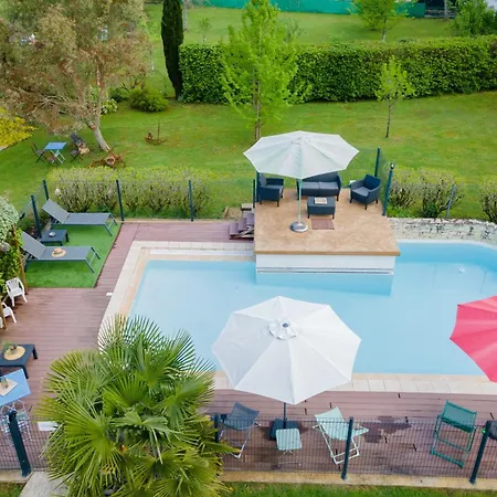 Maloan, Avec Piscine Holiday home